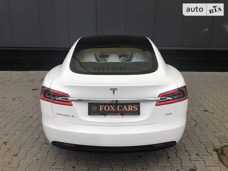 Лифтбек Tesla Model S 2017 в Киеве