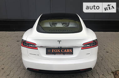Лифтбек Tesla Model S 2017 в 