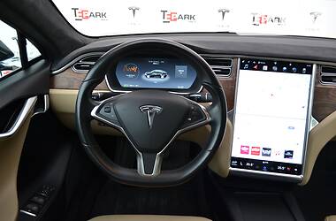 Ліфтбек Tesla Model S 2016 в Києві