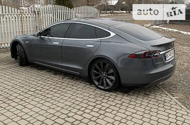 Хэтчбек Tesla Model S 2013 в Львове