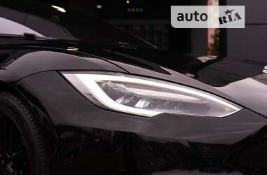 Лифтбек Tesla Model S 2016 в Львове