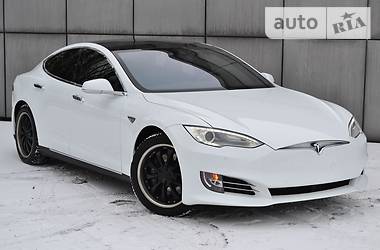 Ліфтбек Tesla Model S 2015 в Києві