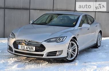 Лифтбек Tesla Model S 2013 в Киеве