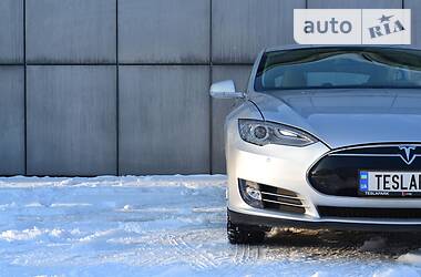 Лифтбек Tesla Model S 2013 в Киеве