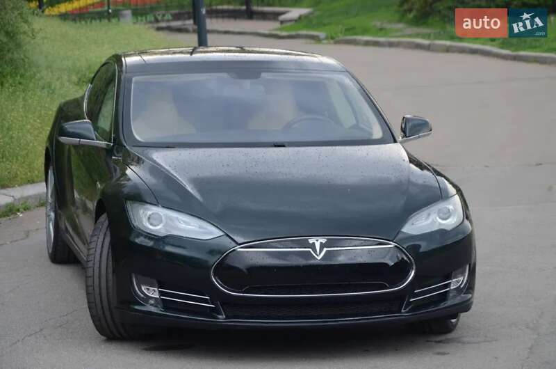 Лифтбек Tesla Model S 2012 в Киеве