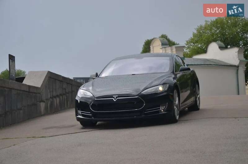 Лифтбек Tesla Model S 2012 в Киеве