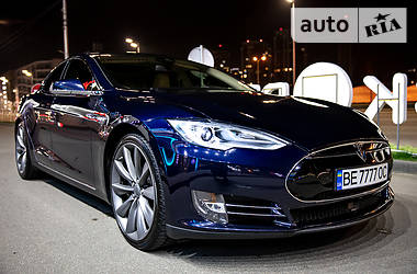 Лифтбек Tesla Model S 2014 в Киеве