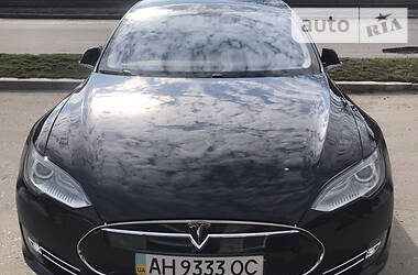 Лифтбек Tesla Model S 2014 в Покровске