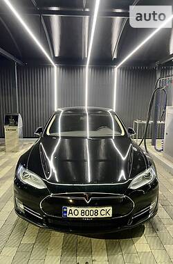 Седан Tesla Model S 2013 в Ужгороде