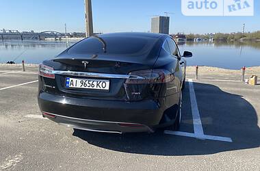 Седан Tesla Model S 2013 в Киеве