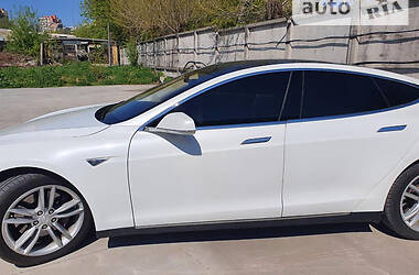 Лифтбек Tesla Model S 2013 в Киеве