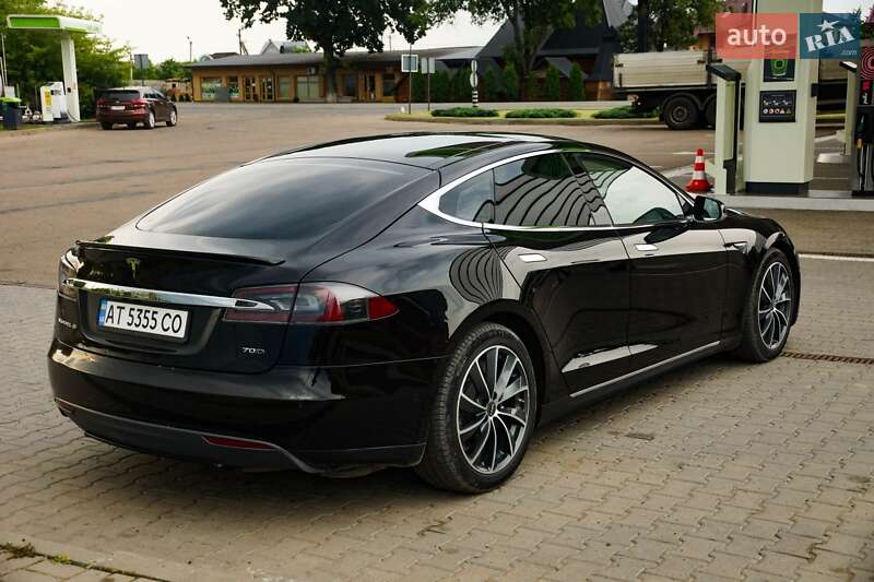 Хетчбек Tesla Model S 2015 в Коломиї