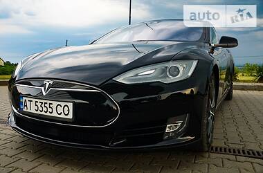 Хэтчбек Tesla Model S 2015 в Коломые