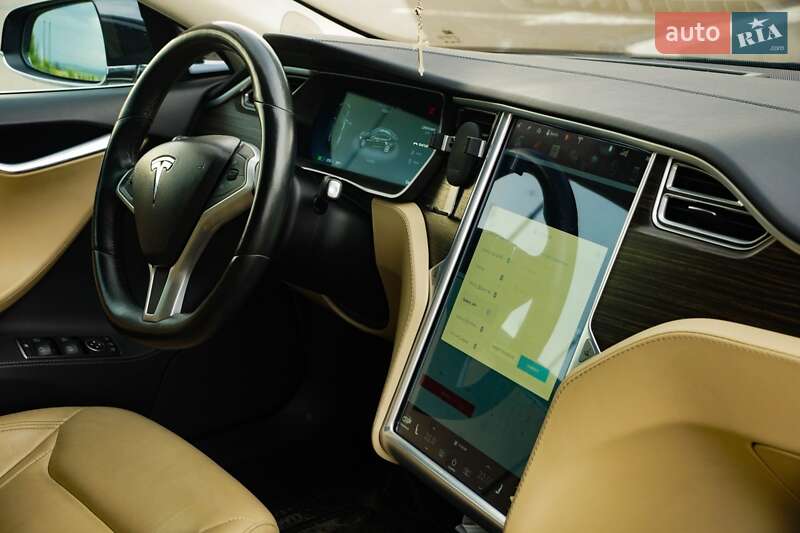 Хетчбек Tesla Model S 2015 в Коломиї