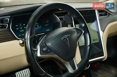 Хэтчбек Tesla Model S 2015 в Коломые