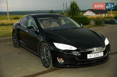 Хэтчбек Tesla Model S 2015 в Коломые