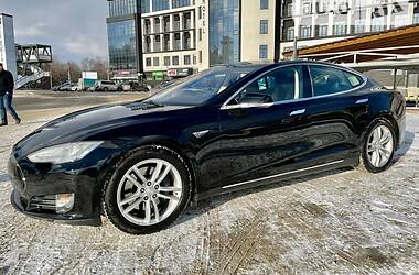 Хэтчбек Tesla Model S 2015 в Тернополе