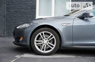 Седан Tesla Model S 2013 в Киеве