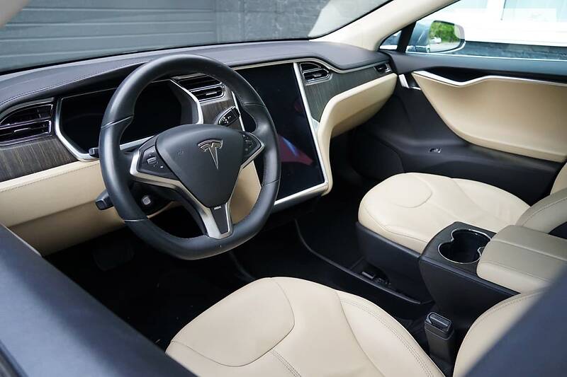 Седан Tesla Model S 2013 в Киеве