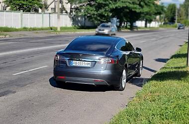 Седан Tesla Model S 2014 в Вінниці