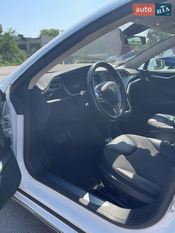 Лифтбек Tesla Model S 2015 в Черкассах
