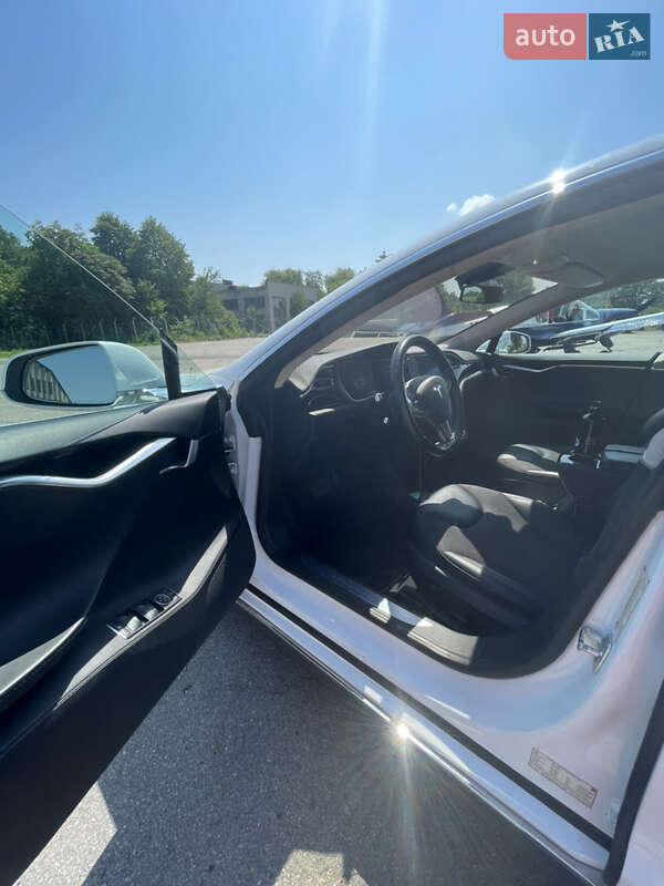 Лифтбек Tesla Model S 2015 в Черкассах