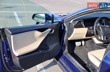 Хэтчбек Tesla Model S 2016 в 