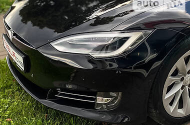 Лифтбек Tesla Model S 2016 в Киеве