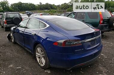 Ліфтбек Tesla Model S 2015 в 