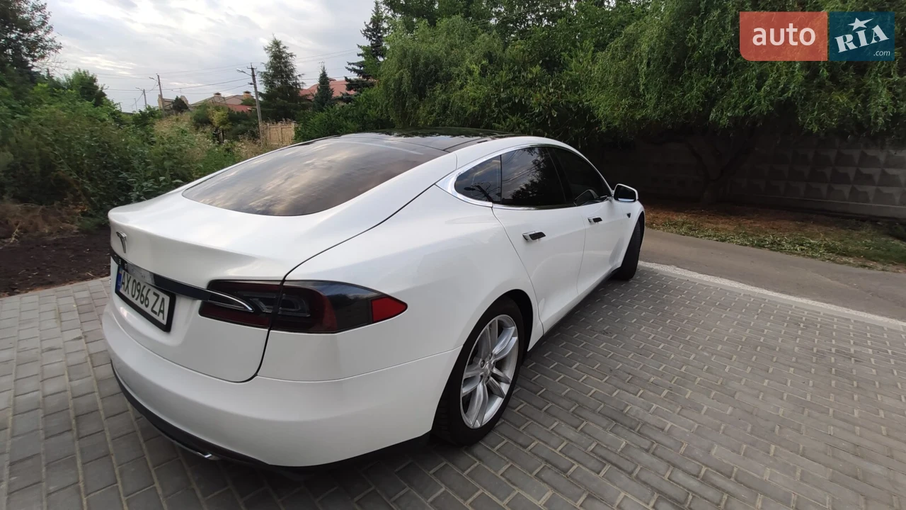 2014 Tesla Model S - мініатюра 4