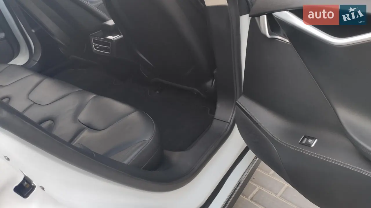 2014 Tesla Model S - мініатюра 19