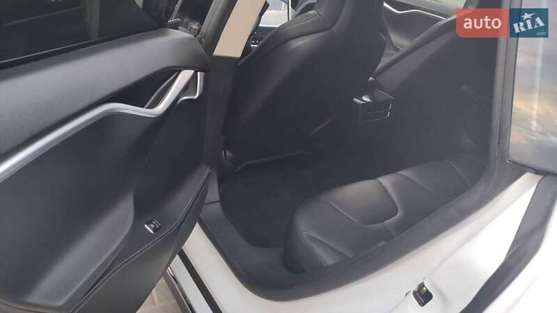 Ліфтбек Tesla Model S 2014 в Харкові фото 10 Ліфтбек Tesla Model S 2014 в Харкові