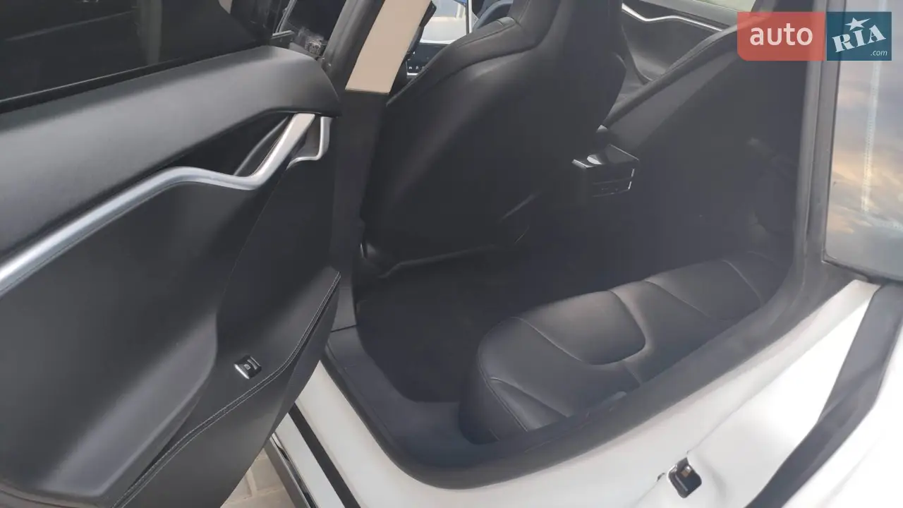 2014 Tesla Model S - мініатюра 10