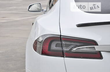 Хэтчбек Tesla Model S 2015 в Броварах