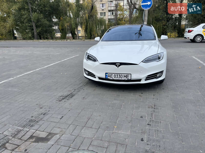 Лифтбек Tesla Model S 2013 в Днепре
