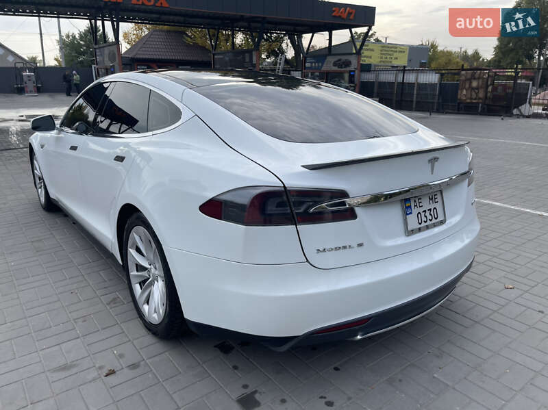 Лифтбек Tesla Model S 2013 в Днепре