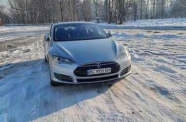 Лифтбек Tesla Model S 2015 в Трускавце