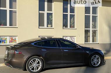 Ліфтбек Tesla Model S 2013 в Києві