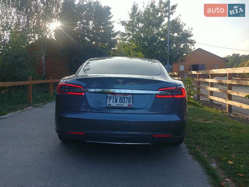 Ліфтбек Tesla Model S 2014 в Києві