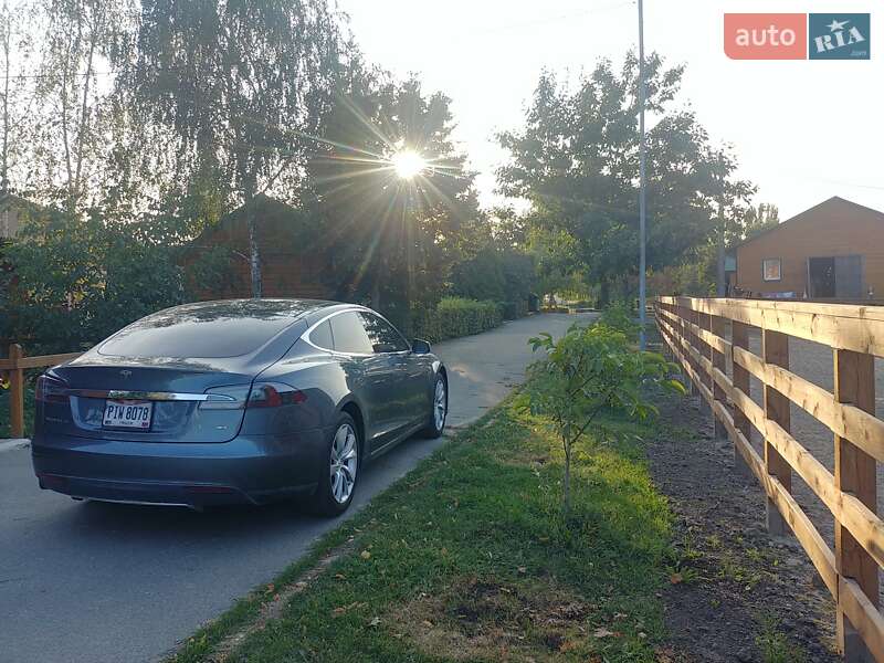 Ліфтбек Tesla Model S 2014 в Києві фото 17 Ліфтбек Tesla Model S 2014 в Києві