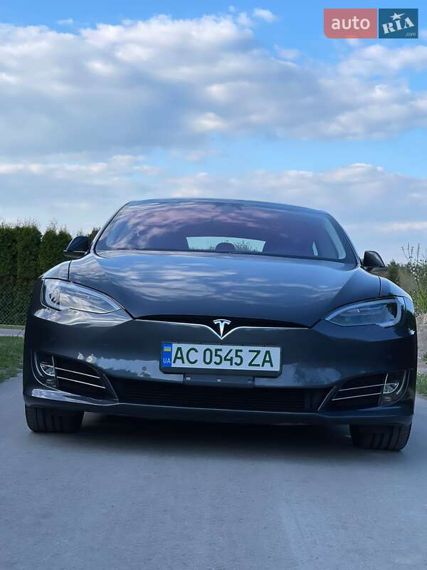 Седан Tesla Model S 2018 в Луцьку
