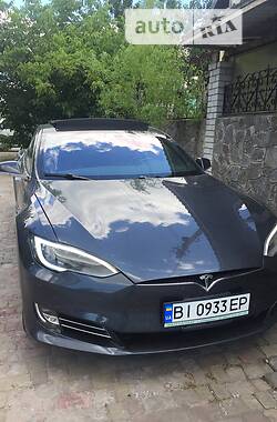 Хетчбек Tesla Model S 2016 в Кременчуці