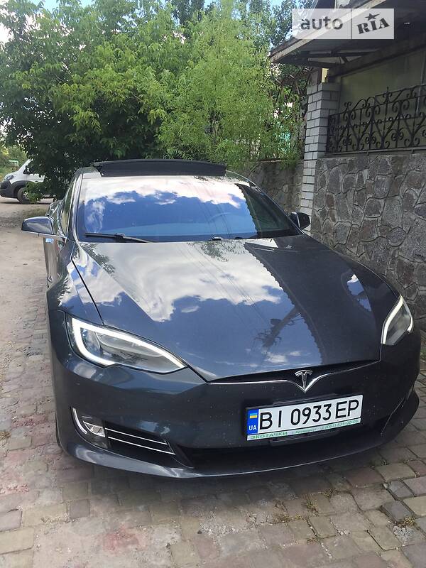 Хетчбек Tesla Model S 2016 в Кременчуці