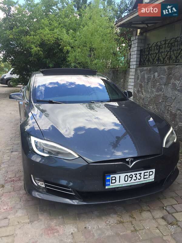 Tesla Model S 2016
