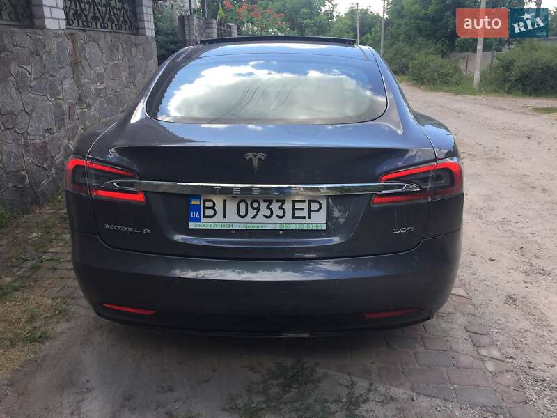 Хэтчбек Tesla Model S 2016 в Кременчуге