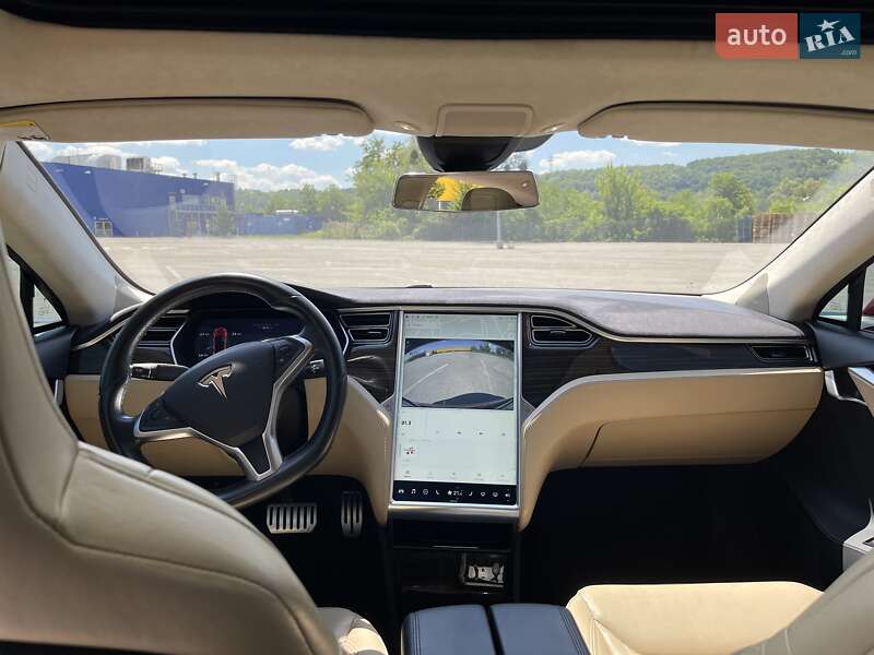 Лифтбек Tesla Model S 2014 в Черновцах