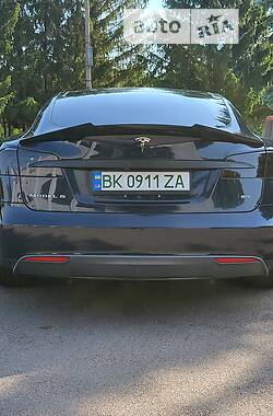 Хэтчбек Tesla Model S 2014 в Ровно