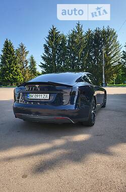 Хэтчбек Tesla Model S 2014 в Ровно