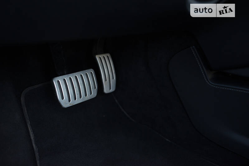 Ліфтбек Tesla Model S 2018 в Києві