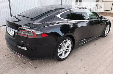 Лифтбек Tesla Model S 2012 в Вижнице